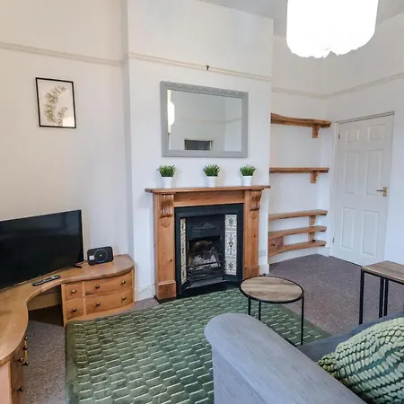 Apartman October Disc - Long - Contractors