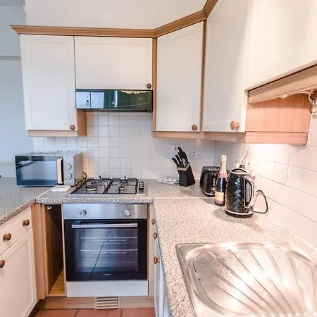 October Disc - Long - Contractors Apartment